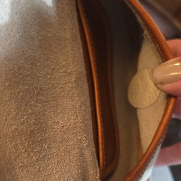 Dooney & Bourke Tiny Cream and Tan Leather Crossbody/belt Bag π - Picture 13 of 17